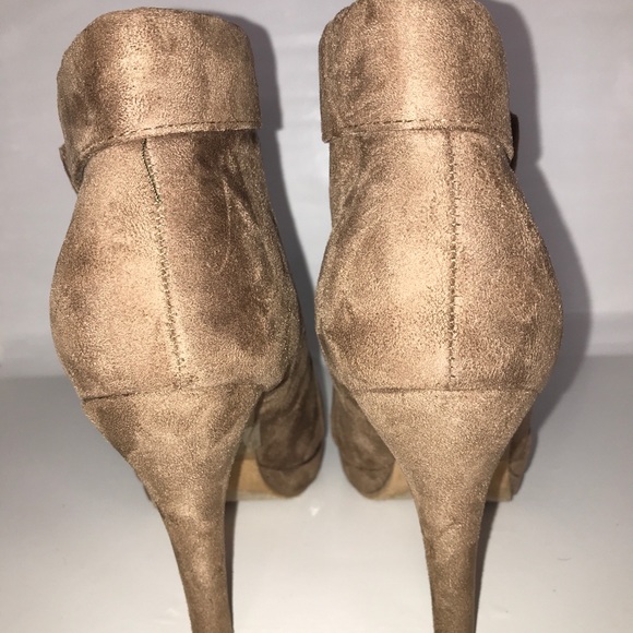Top Moda Ankle zip Booties Taupe Neutral Size 8.5 - Picture 5 of 9